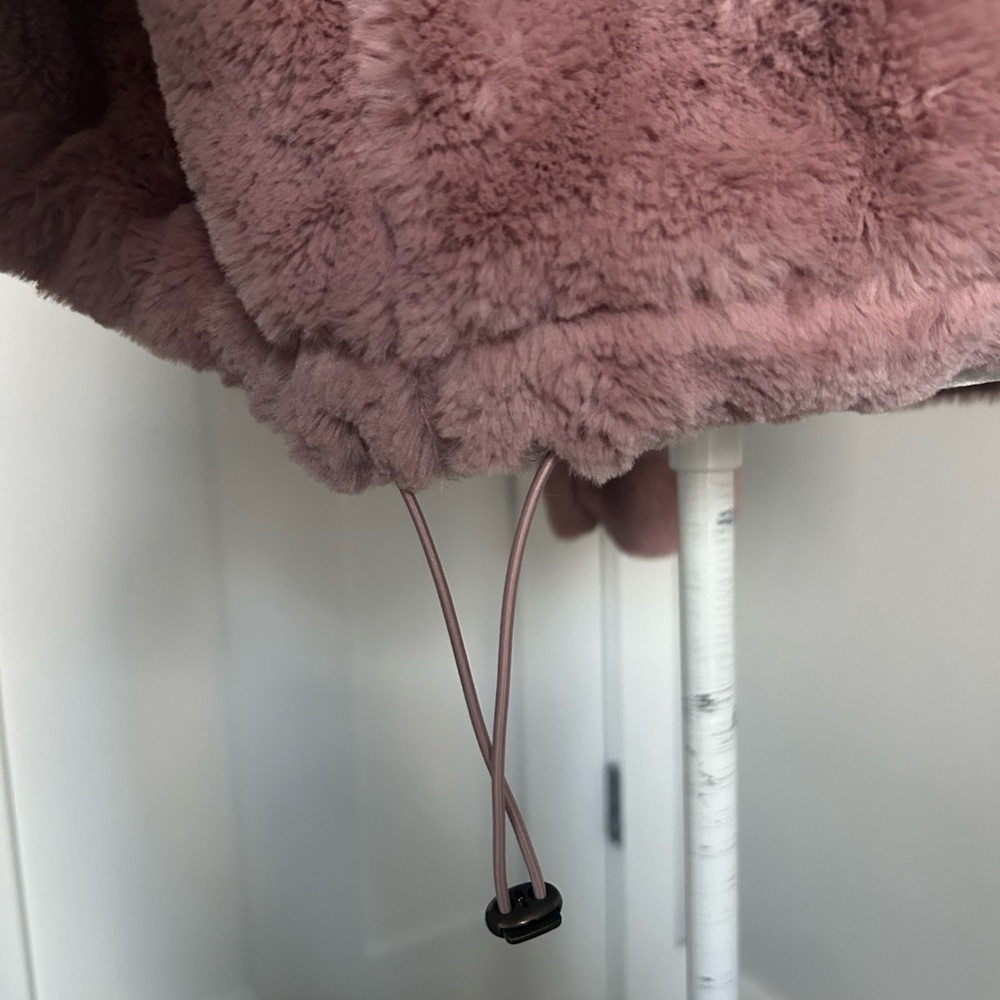 Time and Tru Pink Faux Fur Shacket - Picture 7 of 11